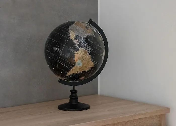 Unique Two Bedroom Perfect For Remote Work By Renters Estetino