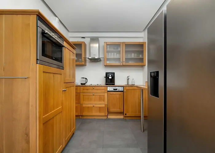 Unique Two Bedroom Perfect For Remote Work By Renters Estetino